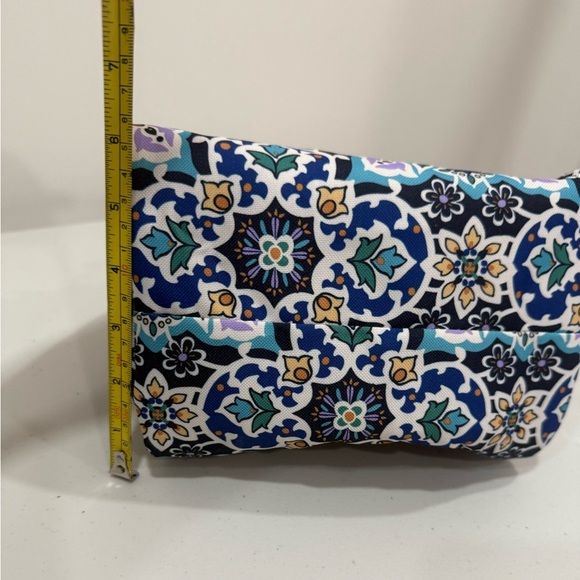 Vera Bradley Set Cooler Lunch Bag Lisbon Medallion Cool + Charm for AirPods - Picture 6 of 7